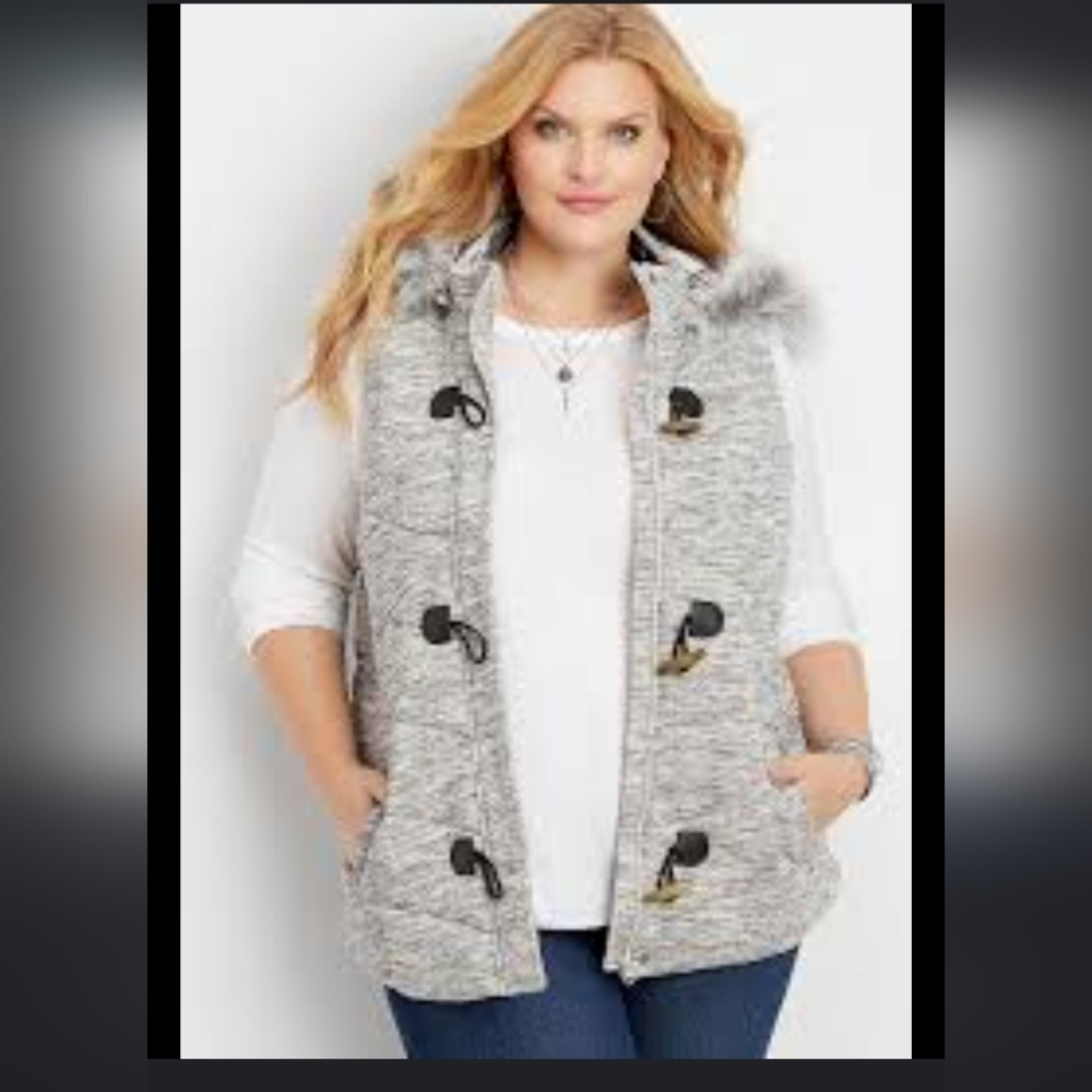 NWT Maurices VEST with Faux Fur Hood, size 3